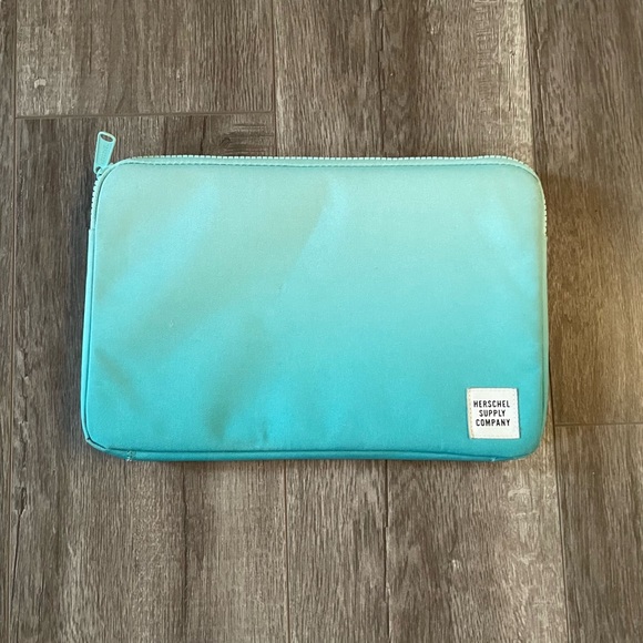 Herschel Anchor Sleeve - Picture 1 of 4